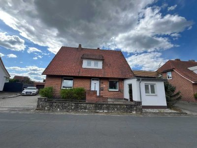 Freistehendes Einfamilienhaus mit Einliegerwohnung