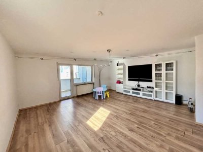 EVERNEST: Gepflegte 2 ZKB 73m² Wohnung EBK Balkon Loggia - Wiesbaden-Delkenheim
