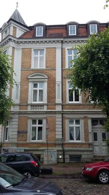 RESERVIERT! Helle  3-Zimmer-Wohnung mit Küche und Südbalkon zu vermieten!