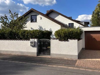 !!! RESERVIERT !!!        "Split-Level-Architektenhaus mit Galerie in Massivbauweise - von privat"