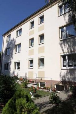 Gemütliche 2-Raum-Wohnung in ruhiger Lage mit Einbauküche