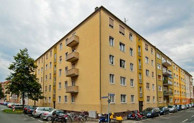 Top renovierte, geräumige 2,5-Zimmer-Wohnung für Ihre kleine Familie
