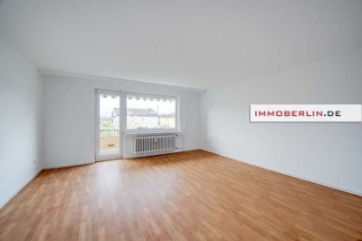 IMMOBERLIN.DE - Frisch renovierte Wohnung mit Westbalkon in angenehmer Lage