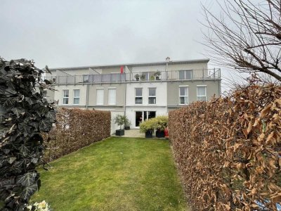 Neuwertiges Reihenmittelhaus in hervorragender Nürnberger Nordstadt-Lage