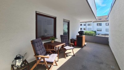 *** Gepflegte Wohnung mit großem Balkon! ***
