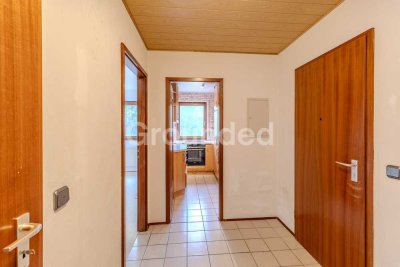 Renovierungsbedürftige 2-Zimmer-Wohnung mit Wintergarten – zzgl. Außenstellplatz