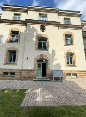 Sanierter Wohntraum im "König-Albert-Kastell" - 2-Raum-Wohnung mit Balkon, FBH, Stellplatz