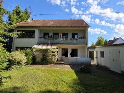 *** Freistehendes 2 Fam.Haus mit großem Grundstück ***