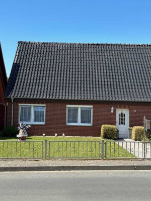2,5-Zimmer-Wohnung mit Terrasse und Stellplatz am Wasser