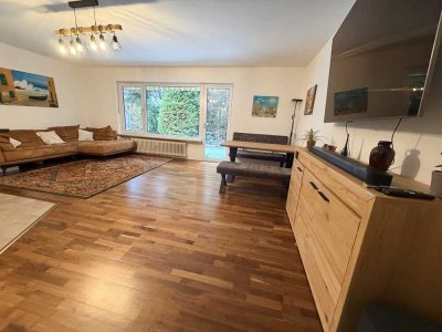 (Unmöbliert): Stilvolle Erdgeschosswohnung mit Terrasse & Blick ins Grüne