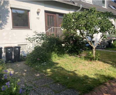 Alltagstaugliches Reihenmittelhaus mit 4 Zimmern in Bremen