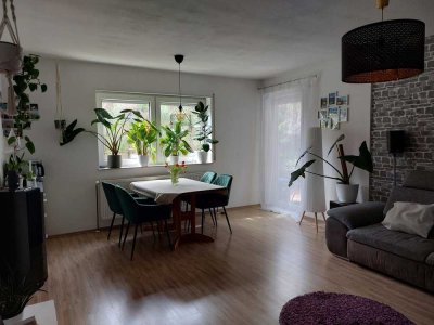 Freundliche 4-Zimmer-Souterrain-Wohnung mit Terrasse
