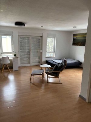 Großzügige 1-Zimmer-Wohnung mit neuwertiger Einbauküche