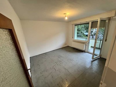 Ruhige 2-Zimmer-Wohnung mit Balkon und Kellerraum in Rösrath-Forsbach