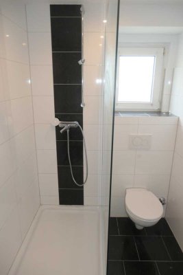 2-Zimmer-Wohnung mit Wohnküche, schönem Bad und  eigener Terrasse!