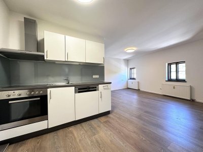 2-Zimmer-Wohnung im denkmalgeschützten Stadthaus – zentrumsnah mit Altbau-Charme