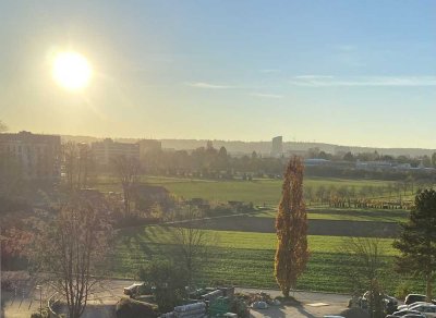 3-Zimmer-Eigentumswohnung in Möhringen mit Weitblick, Westbalkon und Tiefgaragenbox