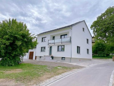 Erstbezug nach Kernsanierung: 3-Zimmer-Wohnung mit Garten, Garage & Blick ins Grüne
