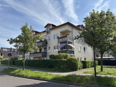 Lichtdurchflutete Dachgeschosswohnung mit EBK und Stellplatz im Birnengarten – Ideal zum Einziehen o