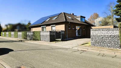 Haus mit Einliegerwohnung und Baugrundstück in Sackgasse