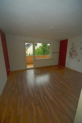 Ruhige Wohnung mit Balkon und Blick ins Grüne