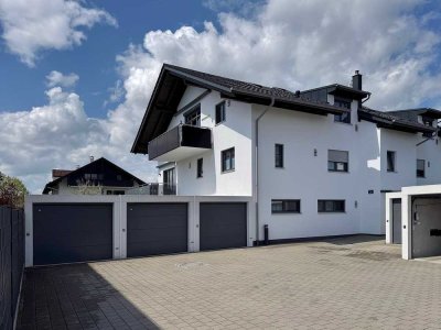 NEUBAU (2021/22) - Sonnige Dreizimmerwohnung in idealer Lage mit großem Kellerraum und Einzelgarage