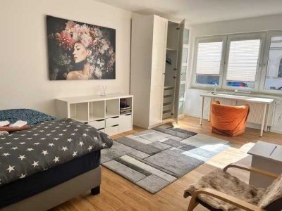 Attraktive 3-Zimmer-Wohnung mit zwei Balkonen, Tiefgarage bester Lage nahe der KarLi Leipzig Zentrum
