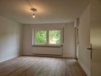 Nur noch einziehen: Top renovierte 2-Zimmer-Wohnung mit 2 Balkonen inkl. 250 EUR Gutschein*!
