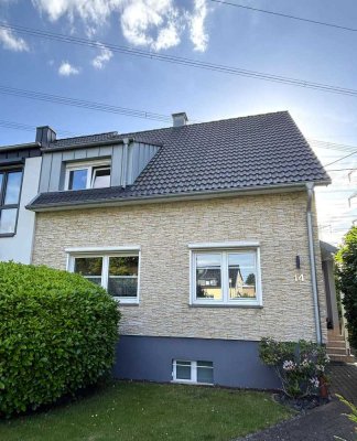 Ankommen und Wohlfühlen - sanierte Doppelhaushälfte mit Weitblick in ruhiger Lage in Köln-Weiden