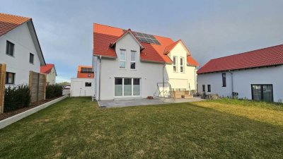 Attaktive Doppelhaushälfte mit großem Garten - Schöne KFW 40 DHH zur Miete in Schwäbisch Hall