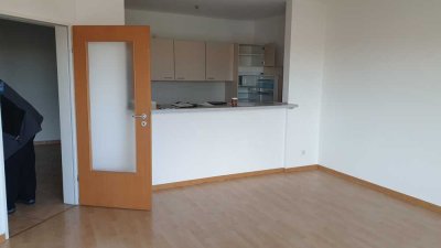 Schöne 2Z. Wohnung/Balkon/Offene Küche