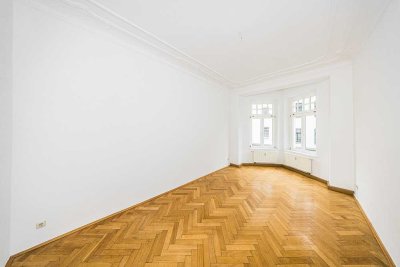 Mitten in Plagwitz: Bezugsfreie 3-Zimmer-Altbauwohnung mit Stuck, Parkett & Erker