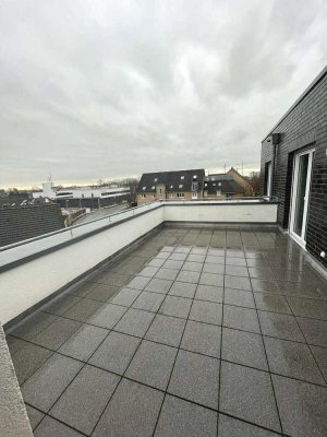 Traumhafte 4 Raum Penthouse-Wohnung mit großer Dachterrasse in Monheim