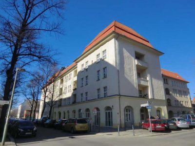 SANIERTER STUCKALTBAU  / TOP-LAGE WEIßENSEE / VERMIETETE EIGENTUMSWOHNUNG