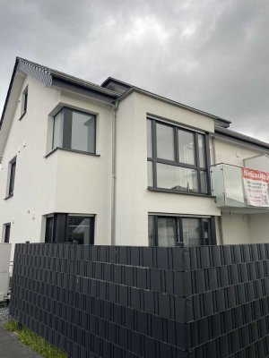 Erstbezug nach Sanierung: freundliche 3-Zimmer-Wohnung mit Balkon in Bielefeld