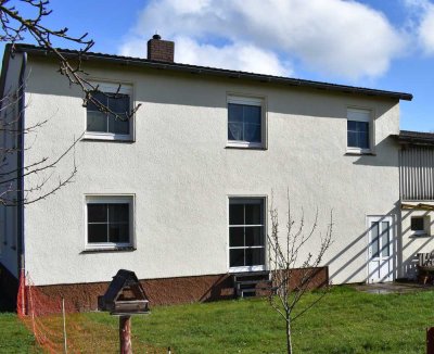 Umfangreiche Pferdehaltungsmöglichkeiten mit solidem Wohnhaus - was will man mehr?