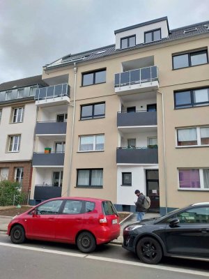 Modernes Wohnen:  Komplett modernisierte 2 Zimmer-Wohnung mit Balkon in Köln-Süd!