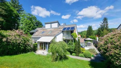 Traumhafte Natur und Ruhe: **Wohnen und Einliegerwohnung/Homeoffice (2 Eingänge) unter einem Dach**