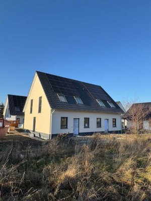 KfW-40-Neubau‑Highlight Doppelhaushälfte zur Miete in Bad Dürrenberg – Erstbezug mit Komfort