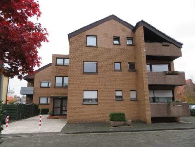 Frisch renovierte und gemütliche 2 Zimmer Wohnung mit Dachterasse zentral im Ort gelegen