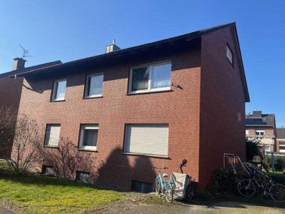 freistehendes Zweifamilienhaus mit Garage, 553 m² Grundstück und evtl. Ausbaureserve im Dachge