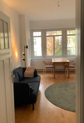 Schöne renovierte 2-Zimmer Altbauwohnung in sehr guter Lage