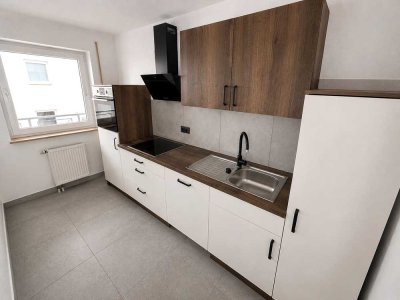 Frisch Sanierte 2 Zimmer Wohnung in Dresden | EBK + BALKON + TG