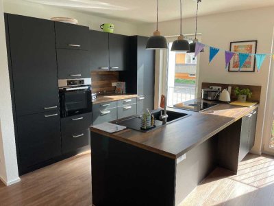 Neuwertige 4,5-Zimmerwohnung im Erdgeschoss mit großzügiger Terrasse