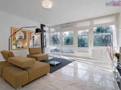Schöne Maisonette Dachwohnung mit Terrasse, Altbau