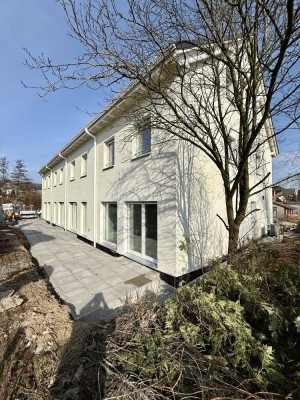 Attraktives Reihenhaus KFW 40 inkl. PV Anlage & Wärmepumpe NEUBAU