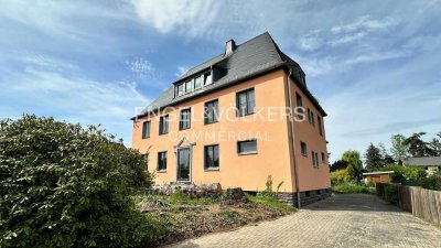 Modernisieren Sie Ihr Traumhaus:
Entkerntes 3-Parteienhaus mit neuem Schieferdach