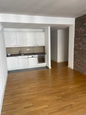 tolle 1,5-Zimmer-Loftwohnung mit Balkon und Einbauküche im Herzen des Frankenberger Viertels