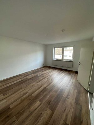 Sanierte 1-Zimmer-Wohnung mit Küche in Leuchterstraße 138, Köln ab 01.02.2026 frei