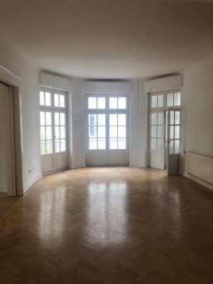 Stilvolle 3,5-Zimmer Wohnung mit Balkon im 1. OG in Göttingen